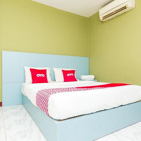 OYO 1703 Terang Bintang Hotel Batam Bagian luar foto