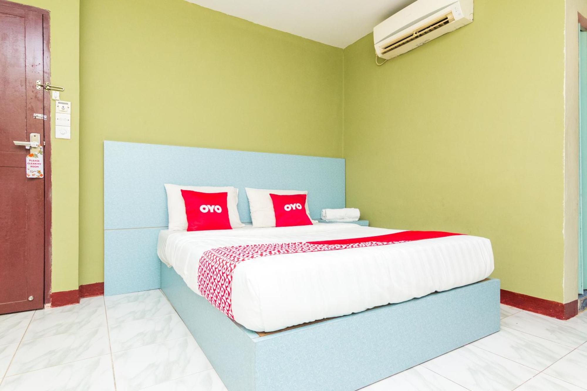 OYO 1703 Terang Bintang Hotel Batam Bagian luar foto