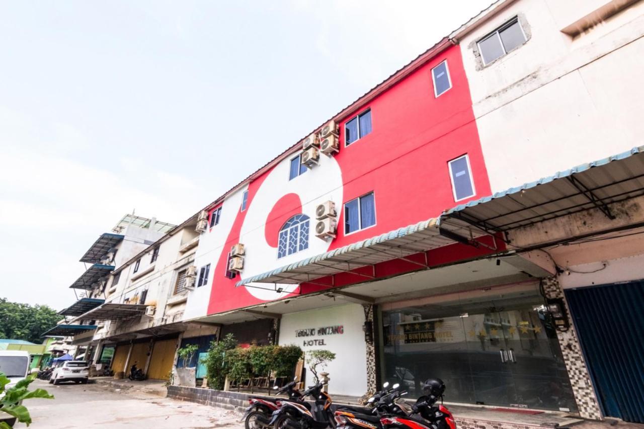 OYO 1703 Terang Bintang Hotel Batam Bagian luar foto