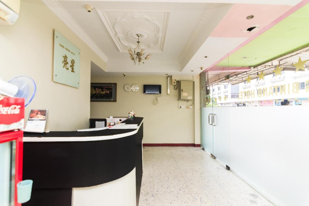 OYO 1703 Terang Bintang Hotel Batam Bagian luar foto