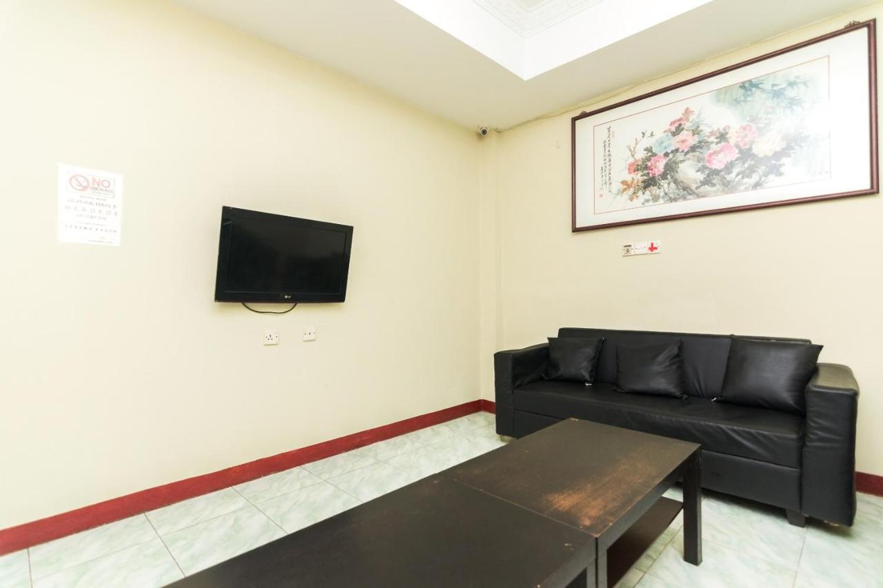 OYO 1703 Terang Bintang Hotel Batam Bagian luar foto