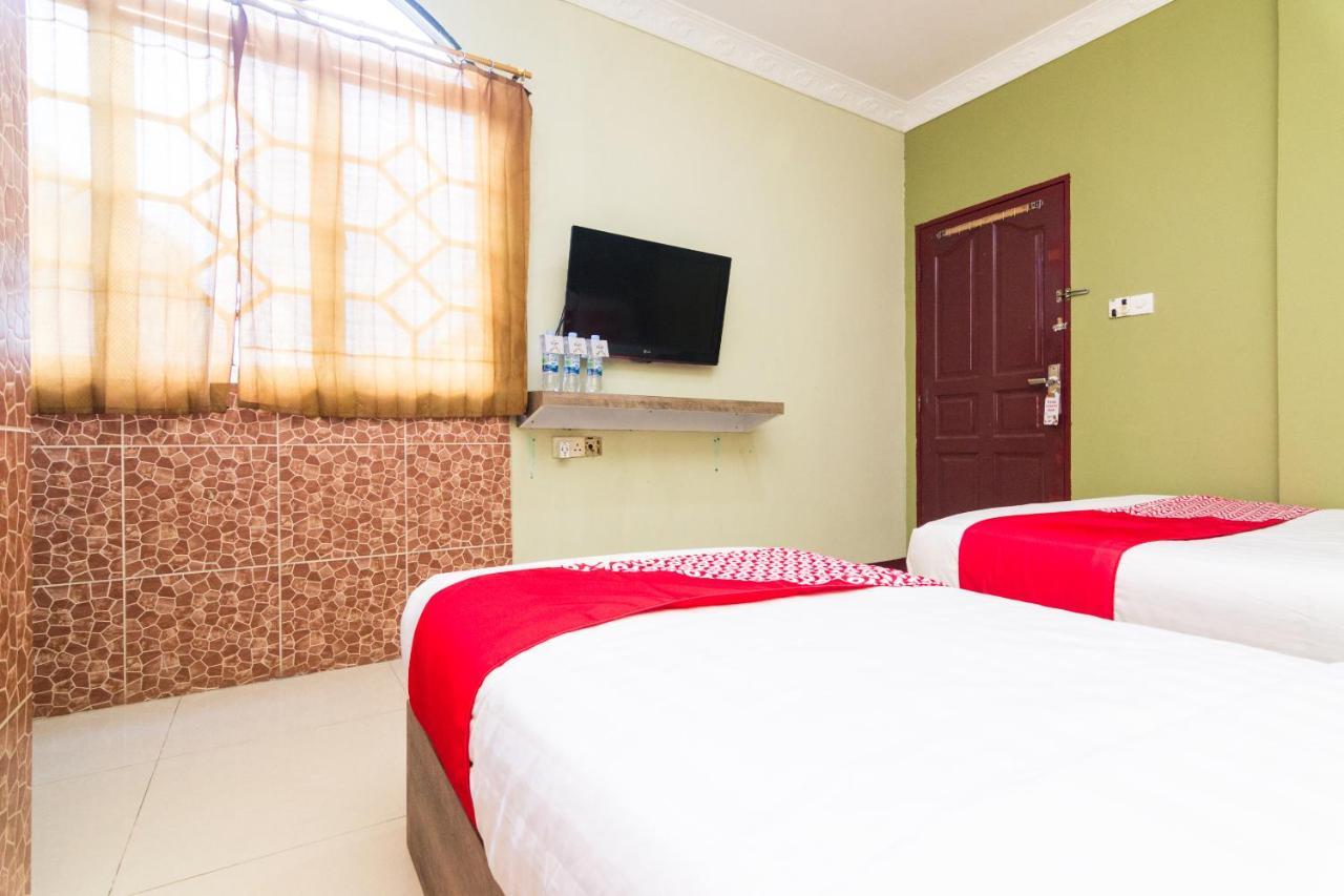 OYO 1703 Terang Bintang Hotel Batam Bagian luar foto