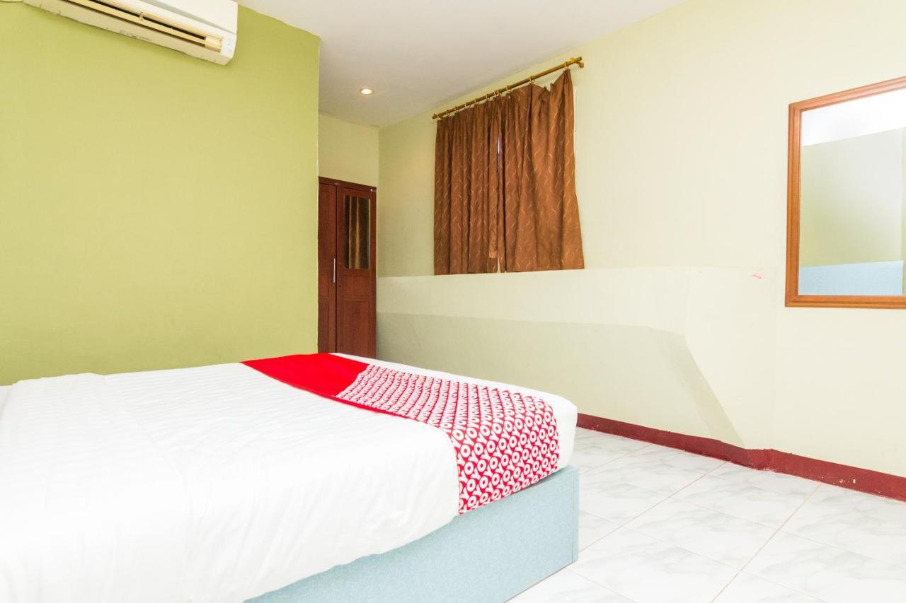 OYO 1703 Terang Bintang Hotel Batam Bagian luar foto
