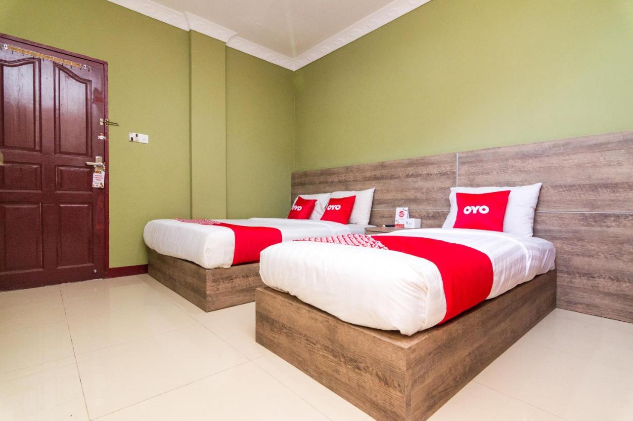 OYO 1703 Terang Bintang Hotel Batam Bagian luar foto