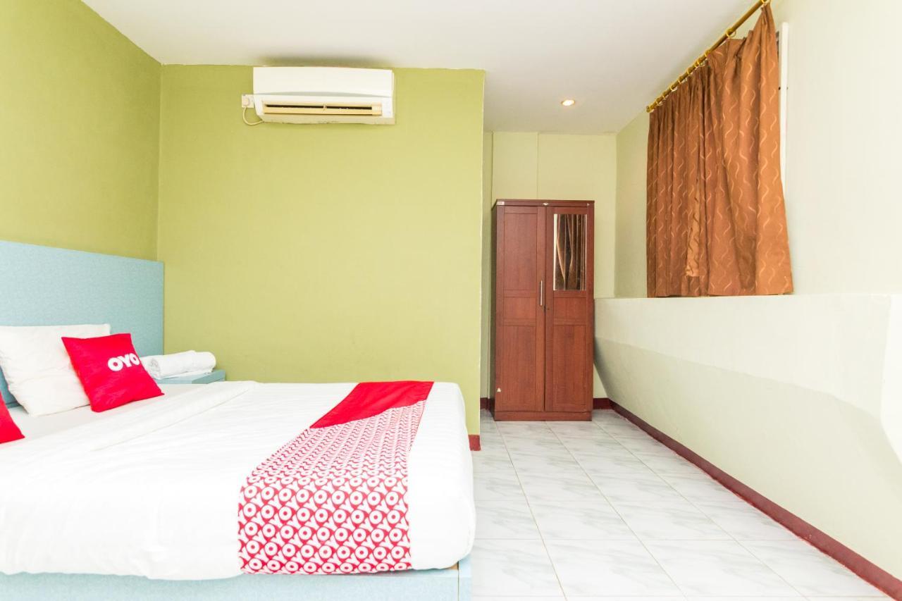 OYO 1703 Terang Bintang Hotel Batam Bagian luar foto