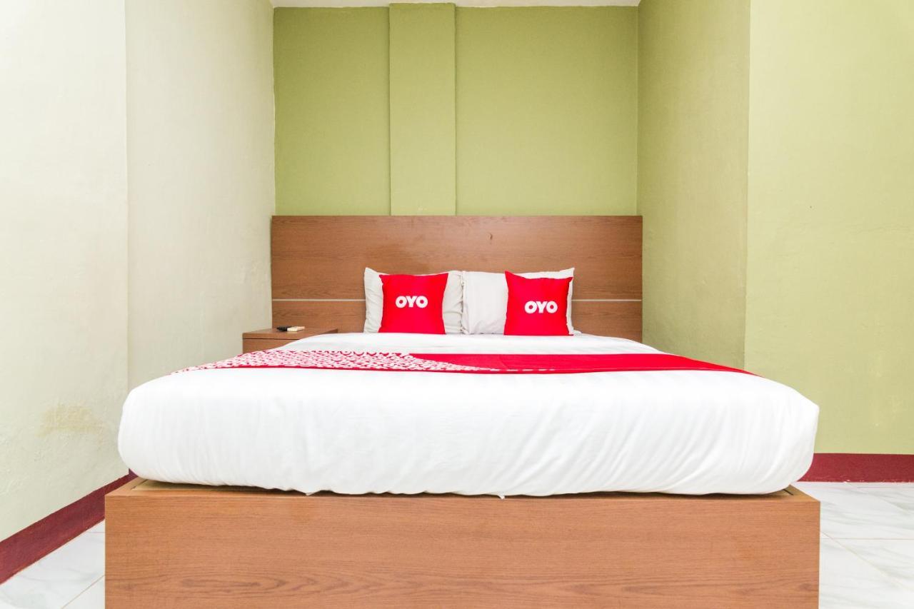 OYO 1703 Terang Bintang Hotel Batam Bagian luar foto